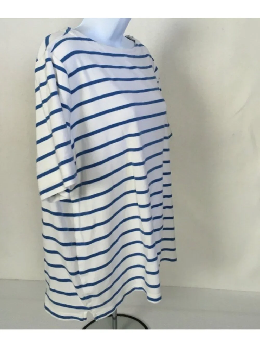 CJ Banks Top Women Size 1X White w Blue Stripes Short Sleeve T shirt Round Neck - Picture 2 of 14
